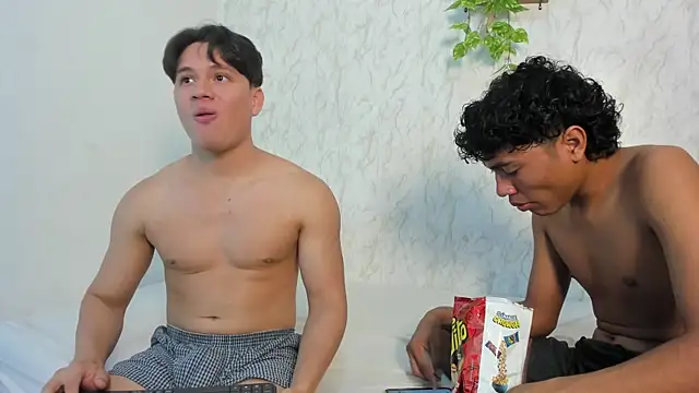 boys_roomhard Chat XXX in diretta