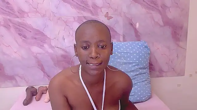 EbonyOlive69のライブXXXチャット