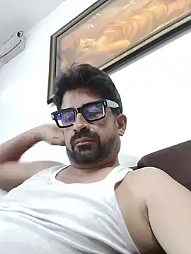 XxX_KING30 Adlı Modelin Canlı XXX Sohbeti