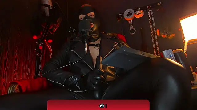 Master_Connor_BDSM Chat XXX live