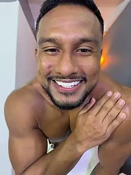 XXX chat uživo modela CallumMuscle