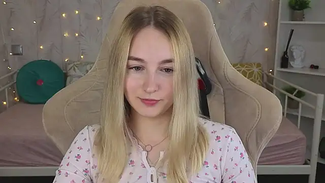 צ'אט XXX בשידור חי של Shy_Polly