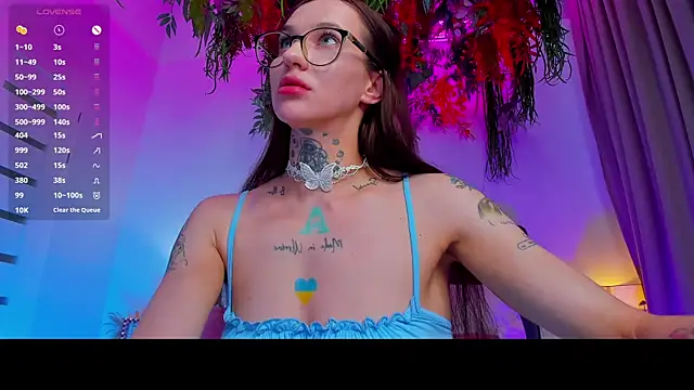 צ'אט XXX בשידור חי של PalmLora1
