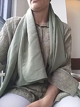 MisyonerNur Show in webcam