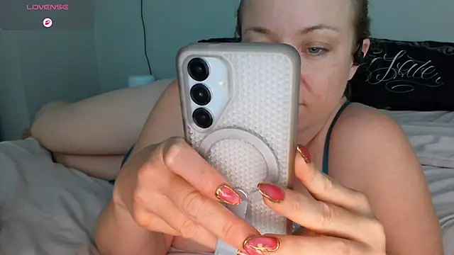 julimonroe's Live XXX Chat