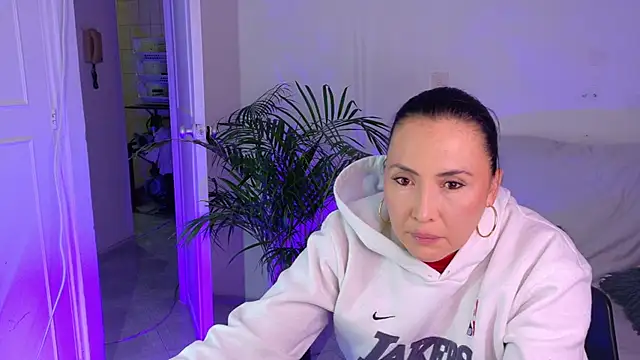 دردشة Valeriaa_cruz الجنسية المباشرة