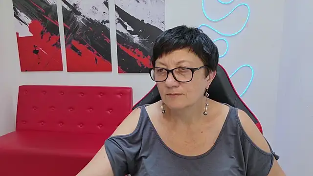 EmilyL0ve's Live XXX Chat