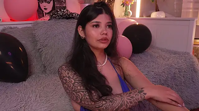 sophieee_art Adlı Modelin Canlı XXX Sohbeti