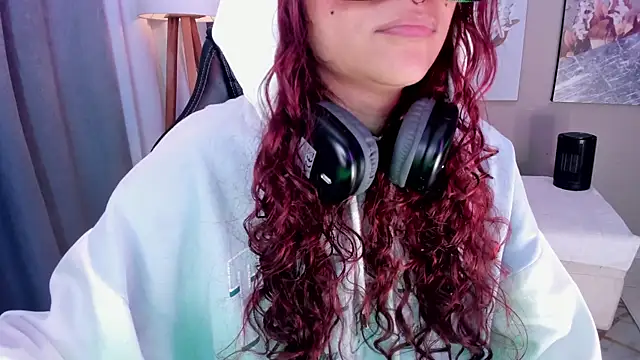 Chat +18 de charlotte_bluee ao vivo