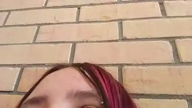 Živý XXX chat IronicBuckle