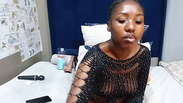 XXX chat uživo modela Candylips22