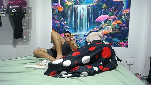 XXX chat uživo modela Tatis_bigboobs21