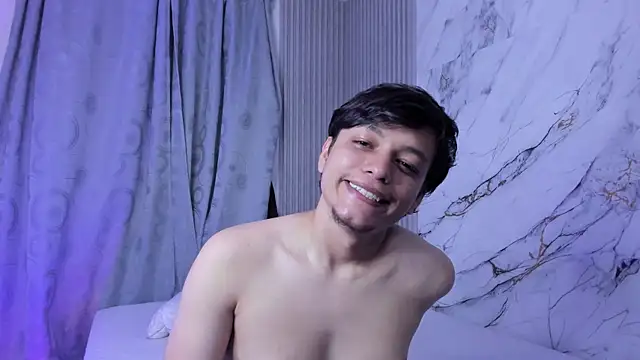 RaiderandRoxie1's Live XXX Chat