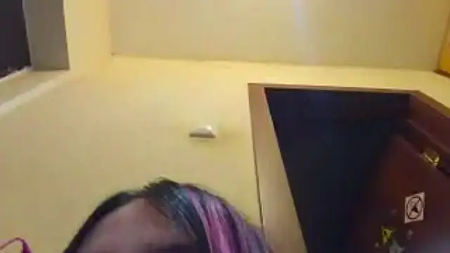 Živý XXX chat IronicBuckle