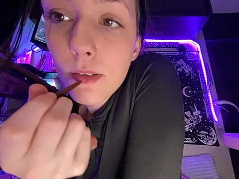 Lilactease – Naživo XXX chat
