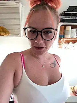 Fiebie_licious_ Webcam-Show