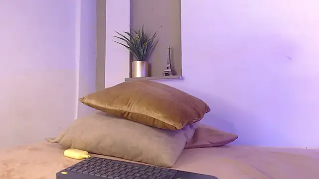 XXX chat uživo modela wicked_angelXO