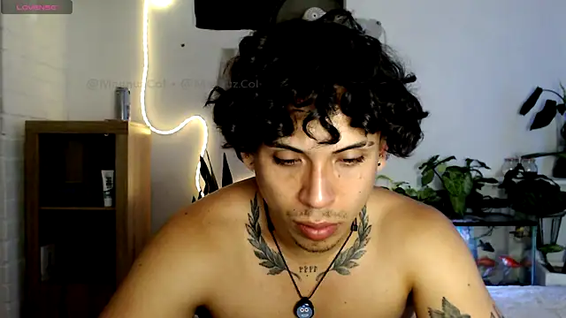 Chat +18 de Magnuz_Col ao vivo