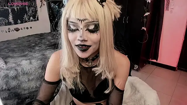 GothKitten666 – Naživo XXX chat