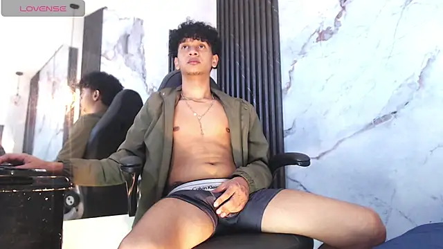 BlakeSttone XXX чат на живо