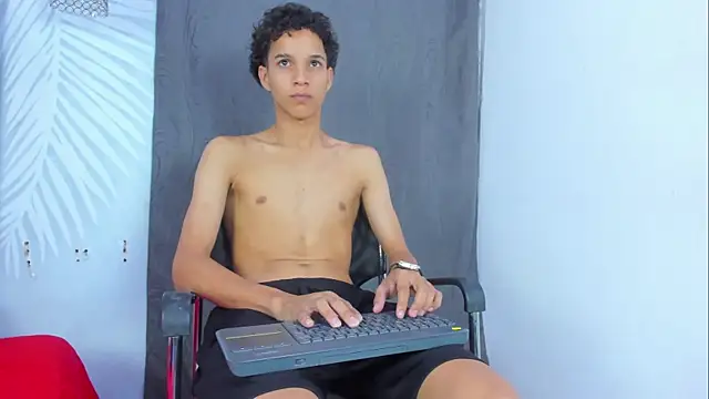 LatinPrince_ লাইভ XXX চ্যাট