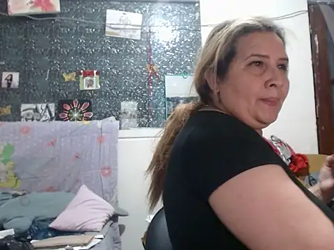Perla1981-- – Naživo XXX chat