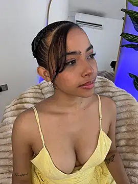 _Emily_Thompson_ – Naživo XXX chat