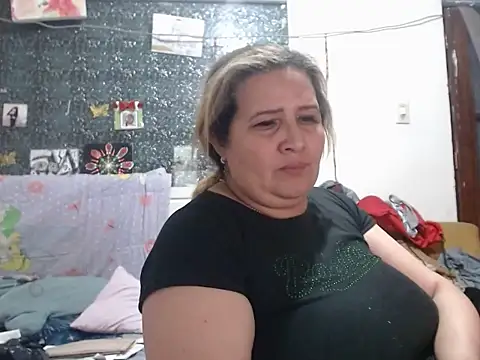 Perla1981-- – Naživo XXX chat