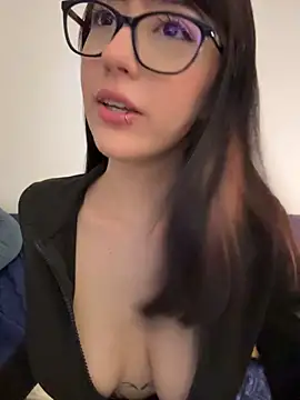 Hinata_3's Webcam Show
