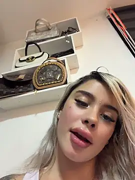 Chat XXX en directo de YouCandiSumisa