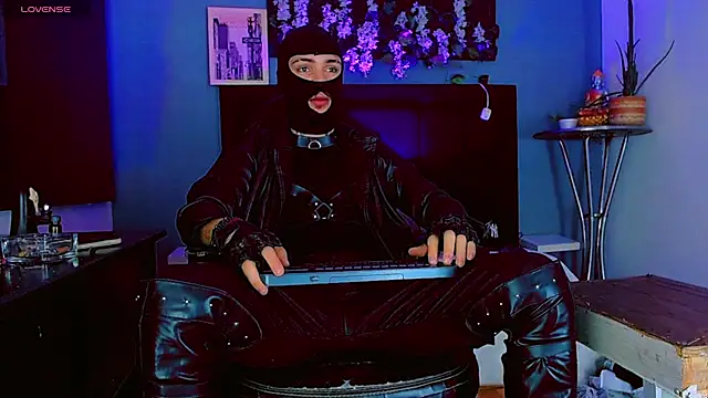 HannibalLester Live XXX-Chat
