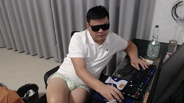 zhang1118 现场XXX聊天