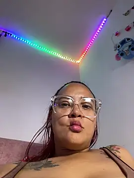 XXX chat uživo modela keirabbw