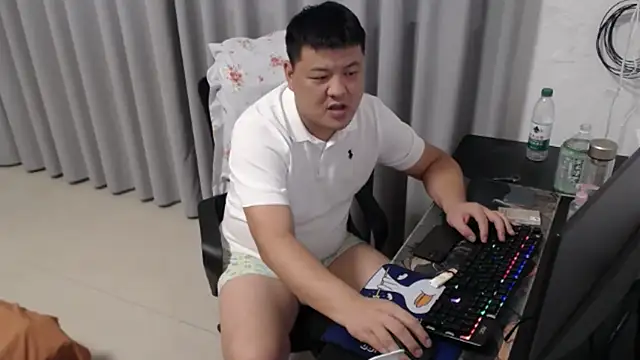 zhang1118 XXX чат на живо