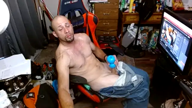 צ'אט XXX בשידור חי של tongueispowerr6d9