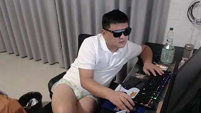 zhang1118 现场XXX聊天