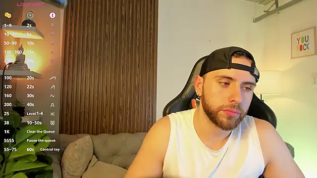 Maximo_Wolff Show in webcam