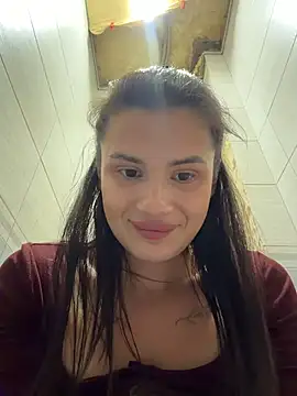 MiraReach's Live XXX Chat