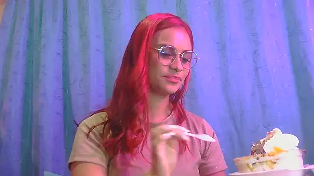 tinny_emiily's Live XXX Chat