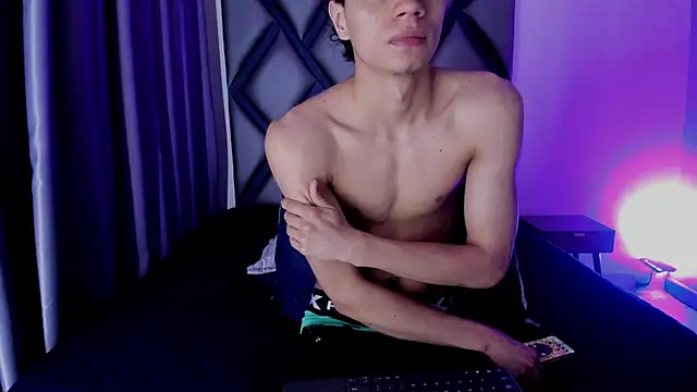 Chat XXX en directo de Ithan_Hott