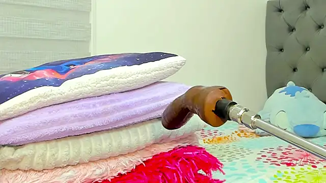 دردشة Elizabeth_18_ الجنسية المباشرة