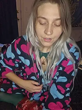 ScarletCallings_420 Adlı Modelin Canlı XXX Sohbeti