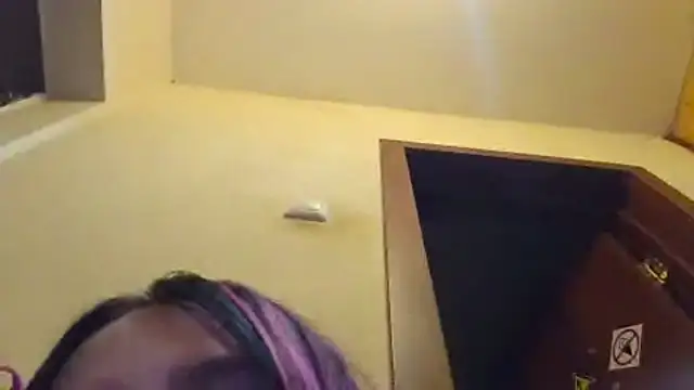 Chat XXX en directo de IronicBuckle