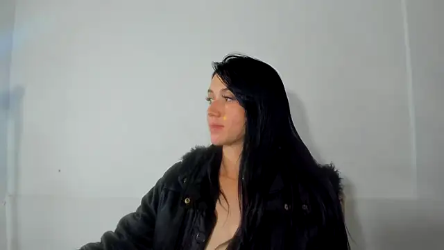 Amy_Kobold3 Adlı Modelin Canlı XXX Sohbeti