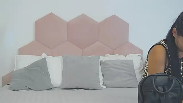 LadyLiia Chat XXX live