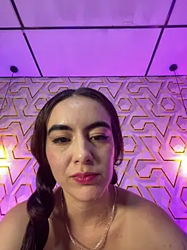 MelanyyJhonson15 – Naživo XXX chat