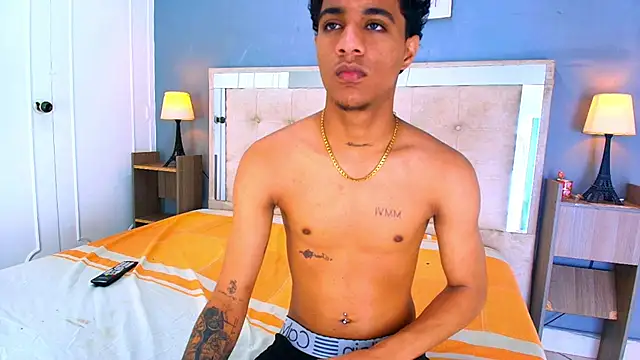 _Thiago12 Live XXX-Chat