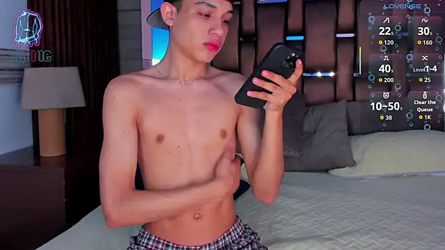 Sebax_Young Adlı Modelin Canlı XXX Sohbeti