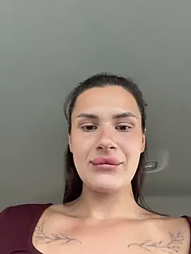 MiraReach's Live XXX Chat