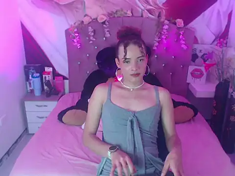 Nathaly-Tatiana – Naživo XXX chat